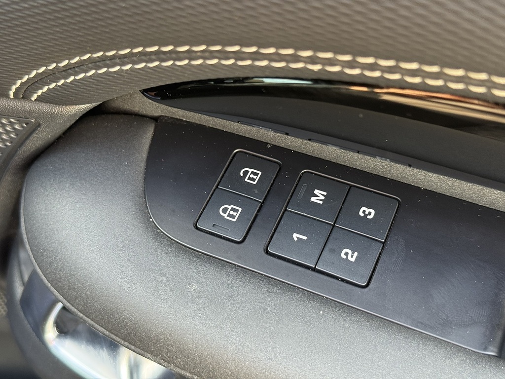 Land Rover Discovery 2017 Black #21