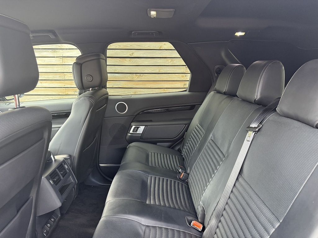 Land Rover Discovery 2017 Black #38