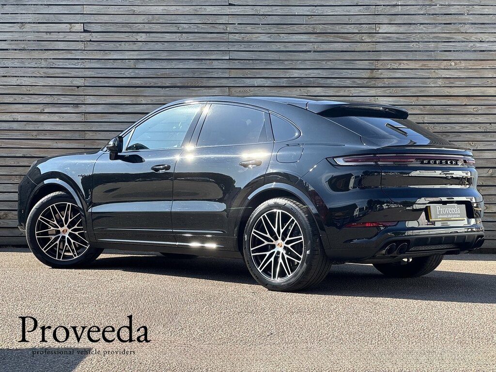 Porsche Cayenne 202575 V6 E-hybrid Black Edition Pan Roof Bos Black