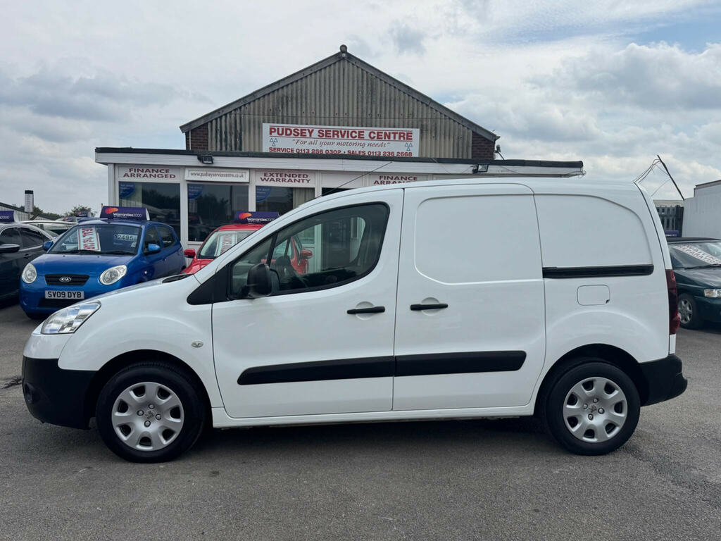 Peugeot Partner Diesel Red #20