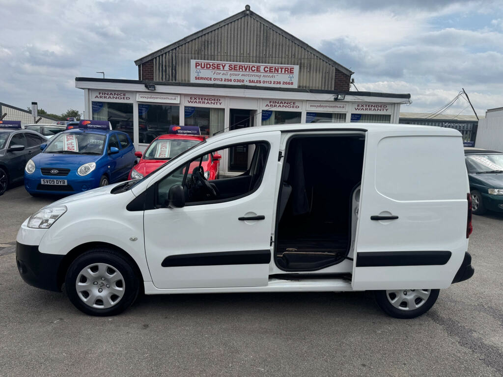 Peugeot Partner Diesel Red #21