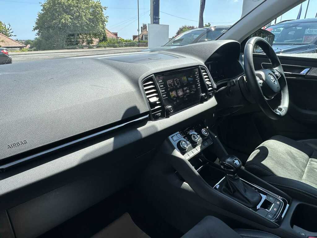 Skoda Karoq Suv 1.5 Tsi 150Ps Sportline Act Dsg Black #21