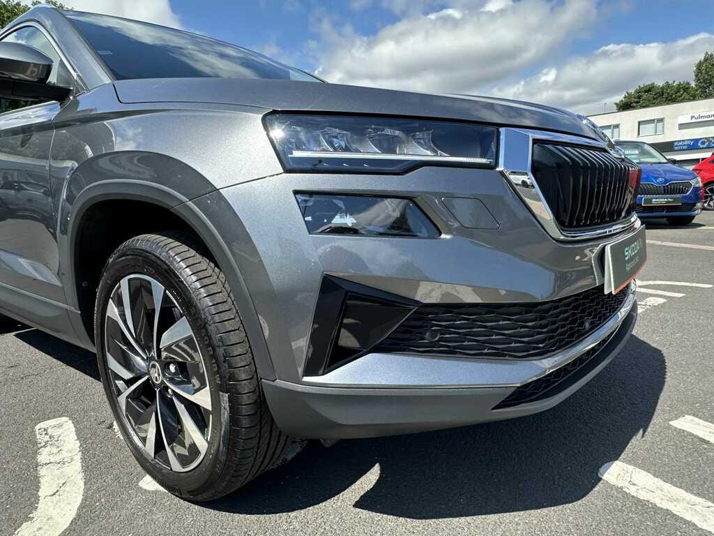 Skoda Karoq Suv 1.5 Tsi 150Ps Sportline Act Dsg Black #26