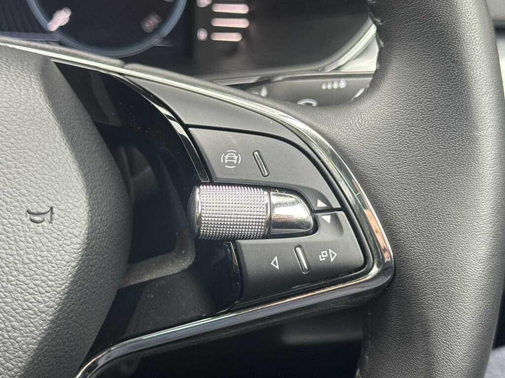 Skoda Superb Superb 1.5 Tsi E-tec Se Technology Dsg Silver #8