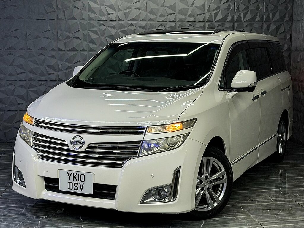 Nissan Elgrand Highway Star Xtronic Top Spec Genuine Low Miles White