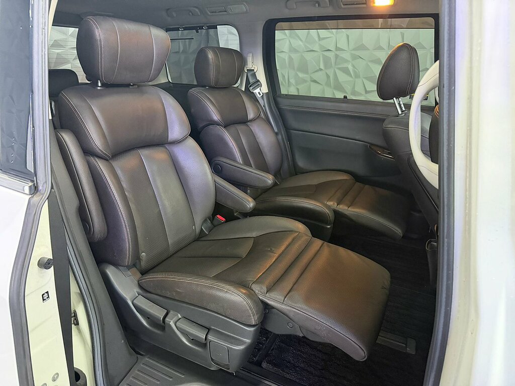 Nissan Elgrand 3.5 Only 34,000 Miles Black Leather Black #20