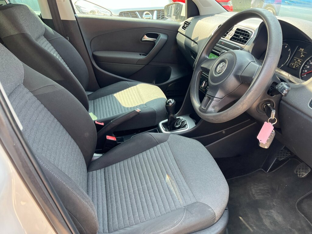 Volkswagen Polo Hatchback Red #8