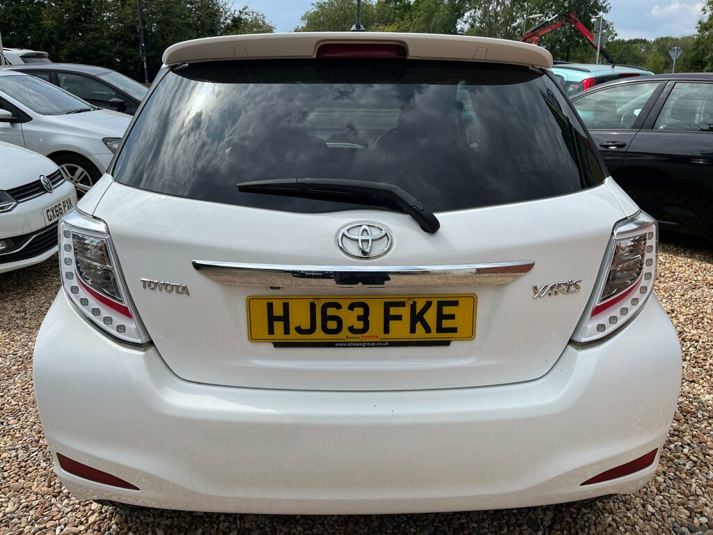 Toyota Yaris 1.33 Dual Vvt-i Trend Hatchback White #5