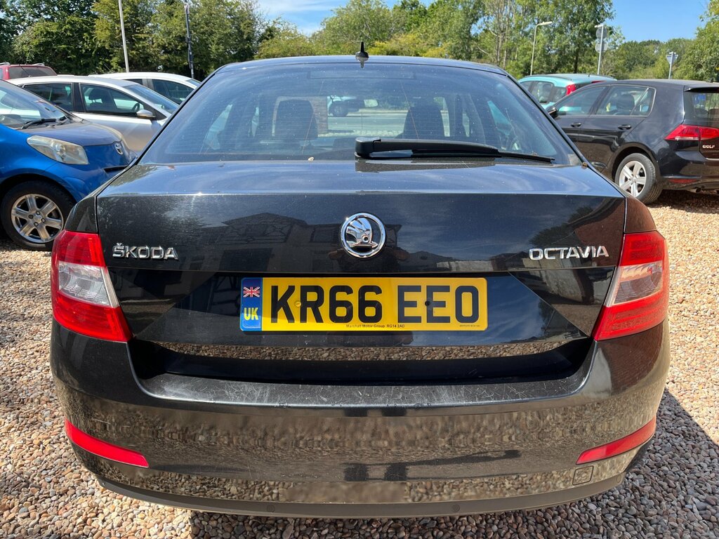 Skoda Octavia 1.4 Tsi Se L Hatchback Euro 6 S KR66EEO Black #5