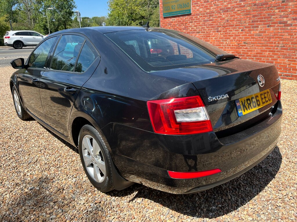Skoda Octavia 1.4 Tsi Se L Hatchback Euro 6 S KR66EEO Black #6
