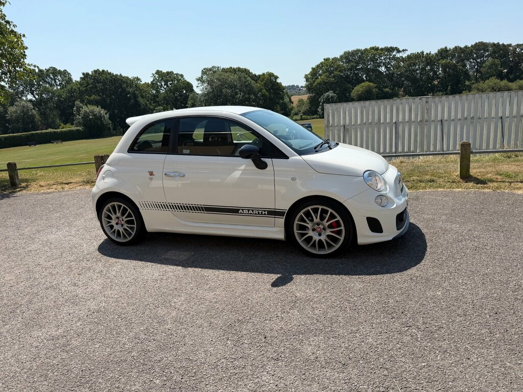 Abarth 595 1.4 T-jet Trofeo Hatchback Euro White #2