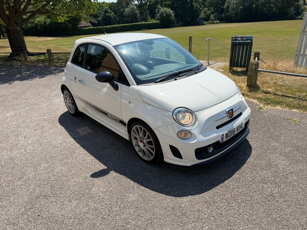 Abarth 595 1.4 T-jet Trofeo Hatchback Euro White