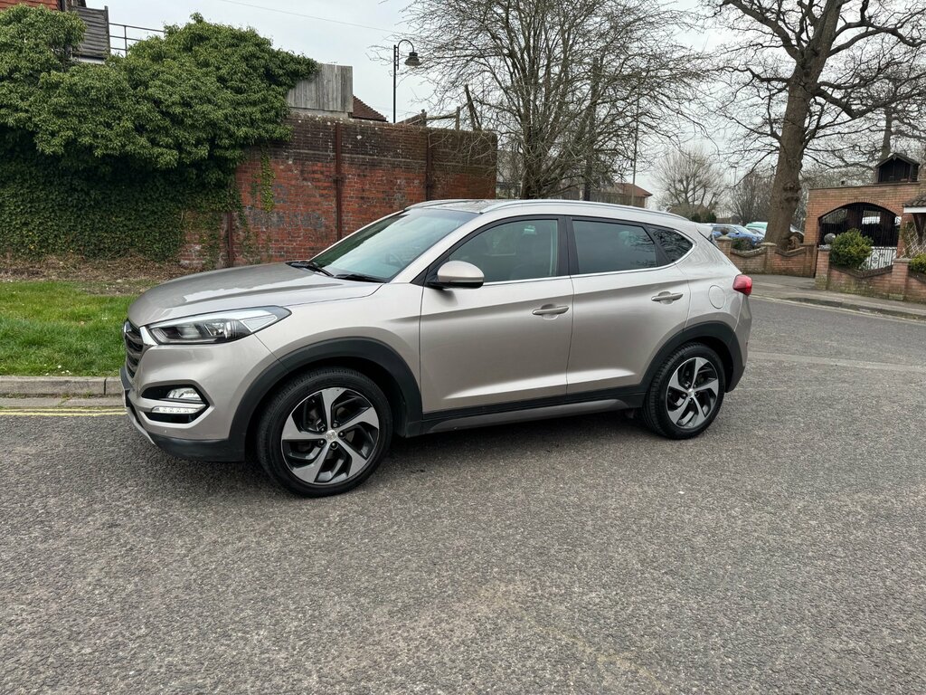 Hyundai Tucson 1.7 Crdi Blue Drive Premium Suv Dct Eur White #5