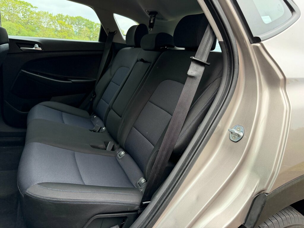 Hyundai Tucson Crdi Premium Se Beige #11