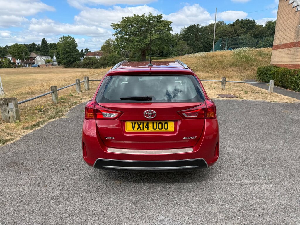 Toyota Auris 1.6 V-matic Icon Touring Sports Red #5