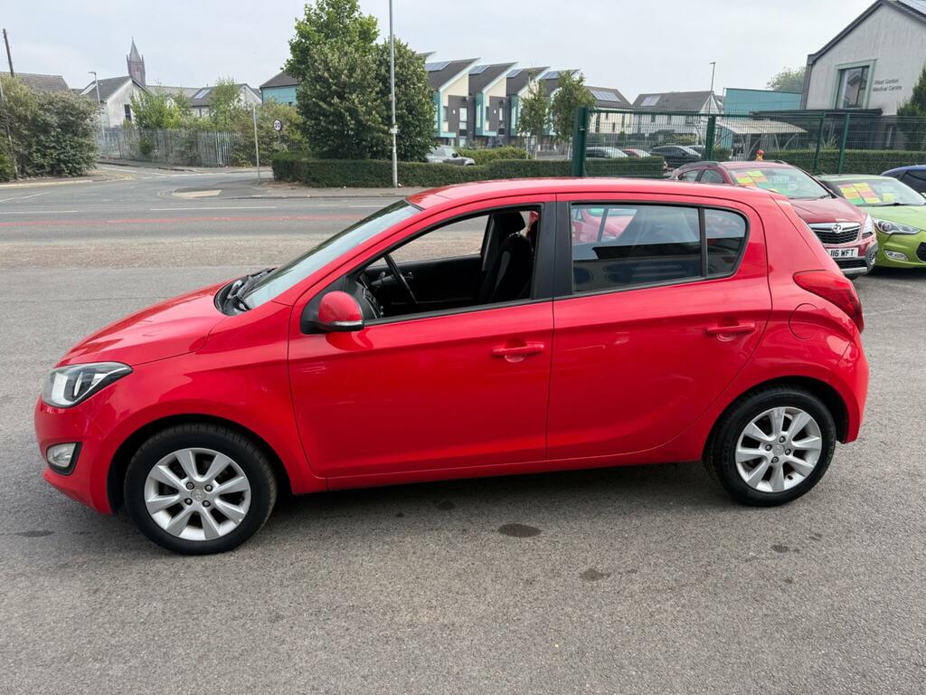 Hyundai I20 Active Red #4
