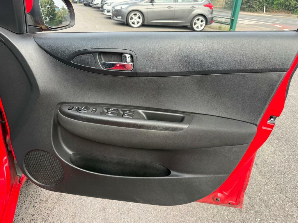 Hyundai I20 Active Red #9