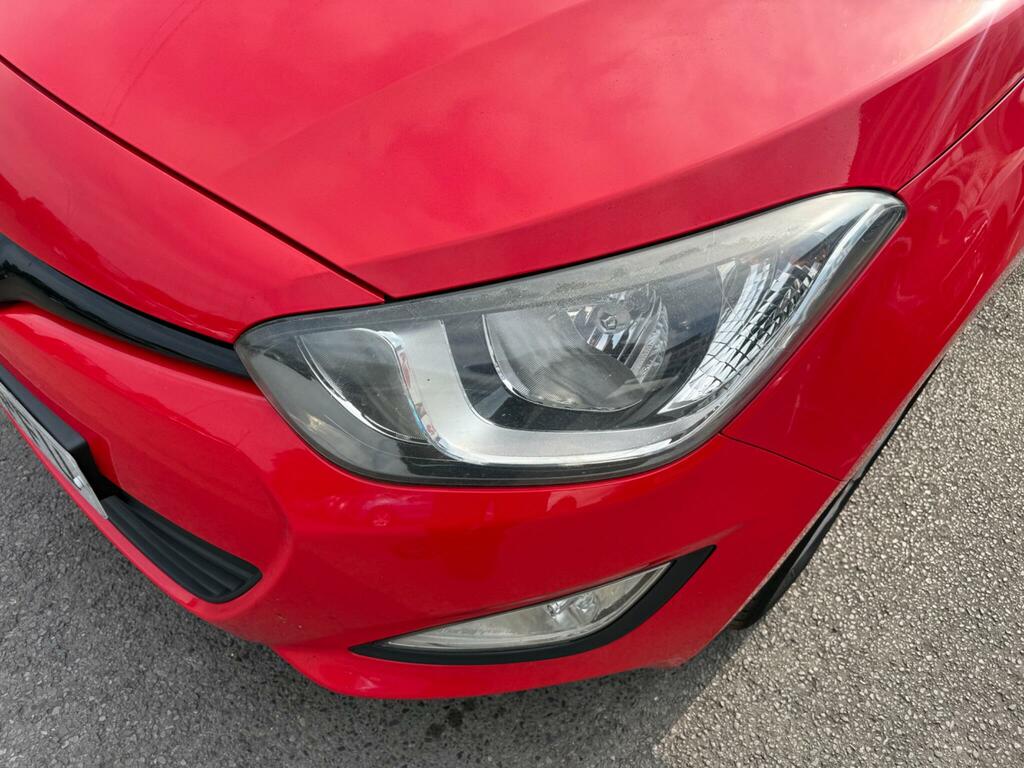 Hyundai I20 Active Red #30
