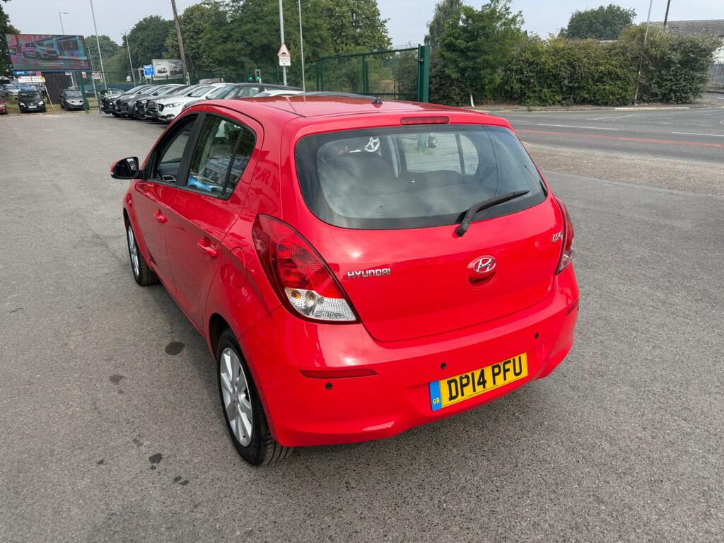 Hyundai I20 Active Red #5