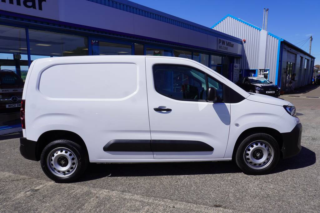 Vauxhall Combo 1.5 Turbo D 2300 Prime Panel Van Swb Euro 6 Ss White