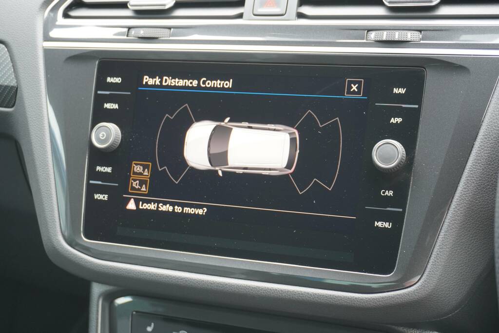 Volkswagen Tiguan 1.5 Tsi R-line Dsg Euro 6 Ss Black #5