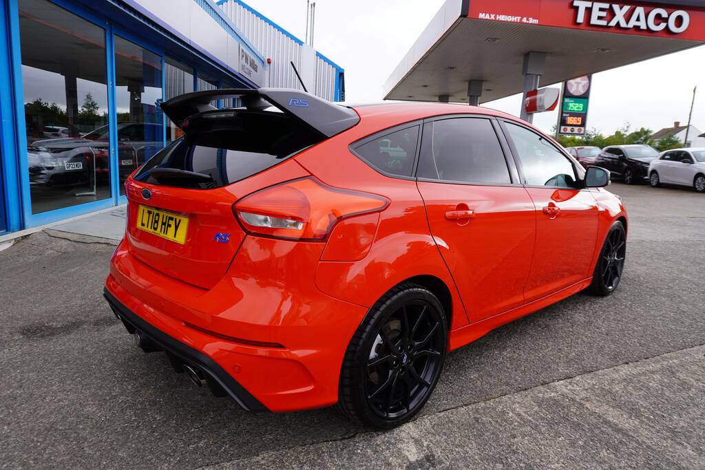 Ford Focus 2.3T Ecoboost Rs Red Edition Awd Euro 6 Ss LT18HFY Red #2