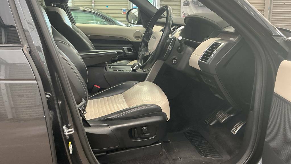 Land Rover Discovery 3.0 D300 Mhev Metropolitan Edition 4Wd Euro 6 Grey #4