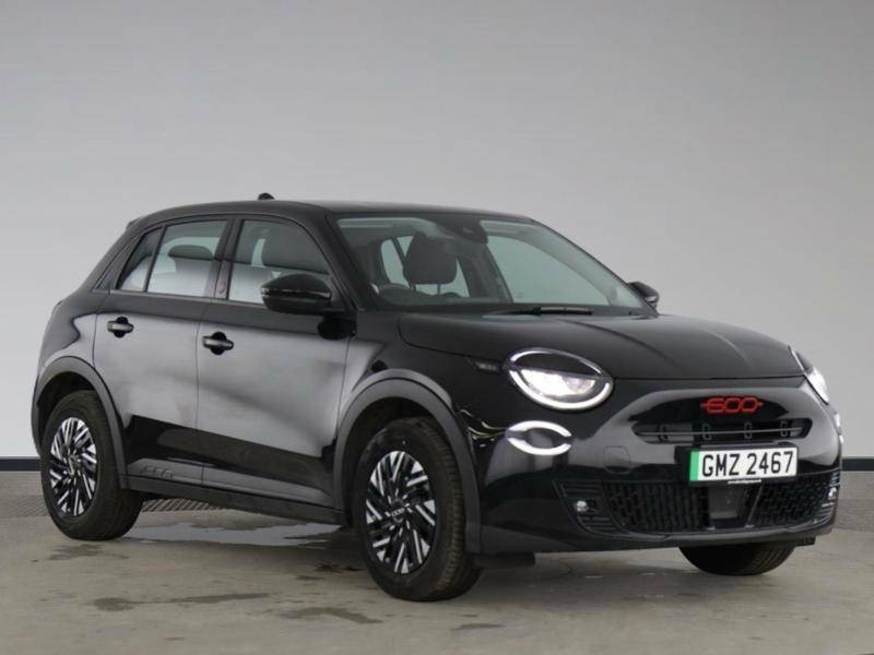 Fiat 600e 54Kwh Red Black