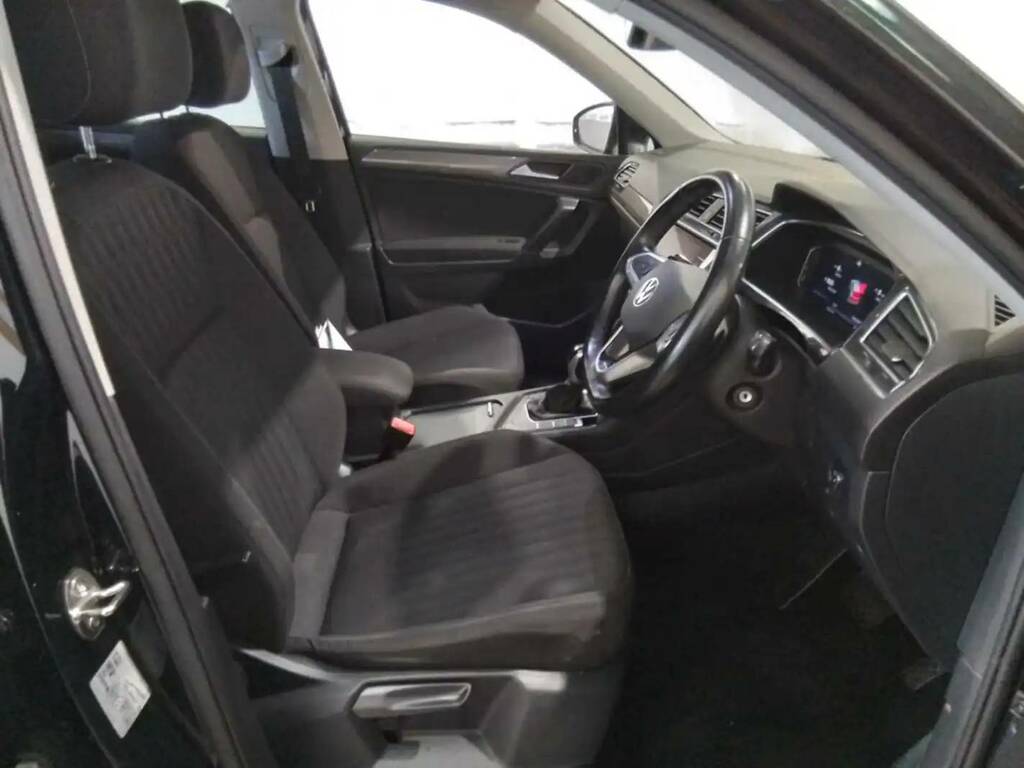 Volkswagen Tiguan Allspace 1.5 Tsi Life Dsg Euro 6 Ss Black #3