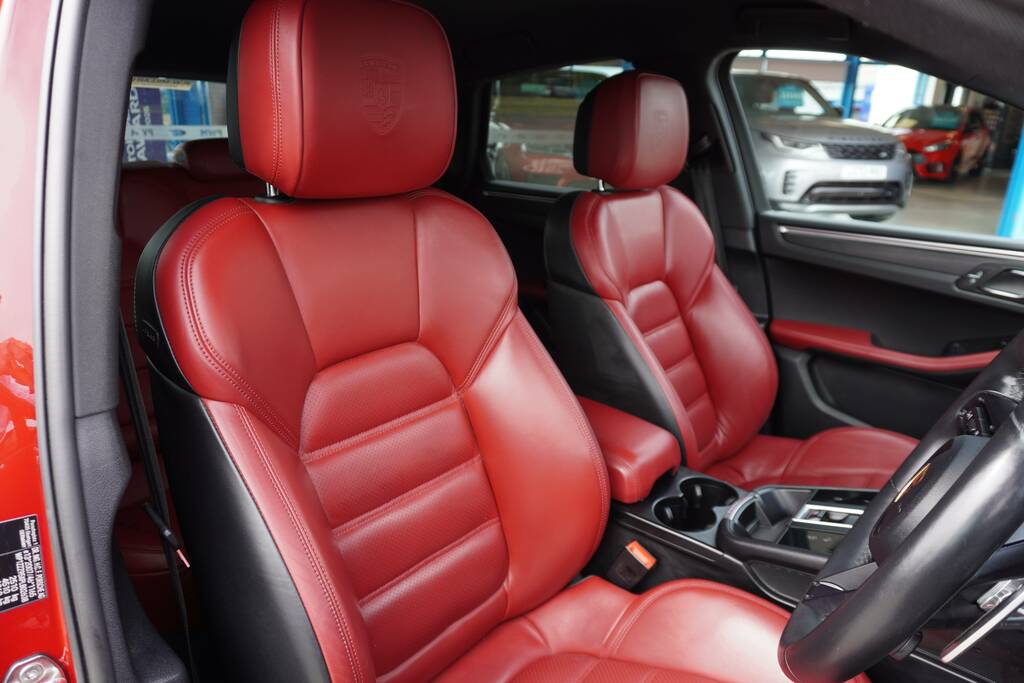 Porsche Macan Pdk Estate Black #9