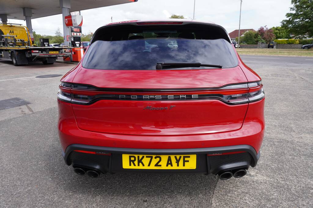 Porsche Macan Pdk Estate Black #17