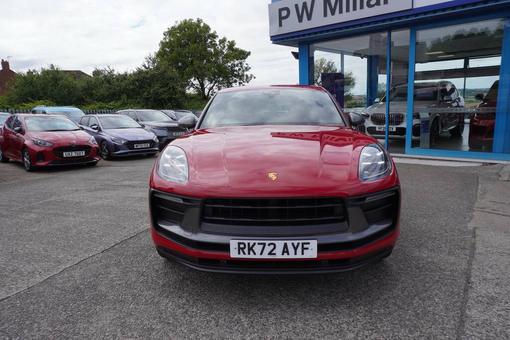 Porsche Macan Pdk Estate Black #30