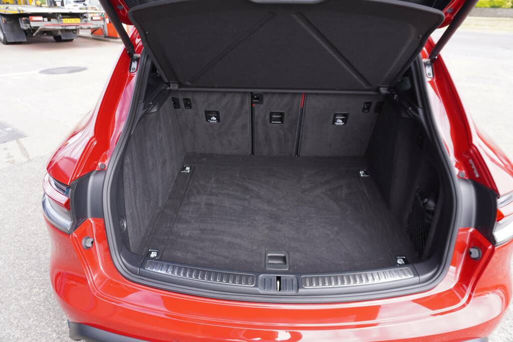 Porsche Macan Pdk Estate Black #18