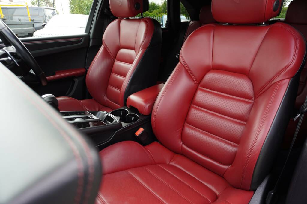 Porsche Macan Pdk Estate Black #13