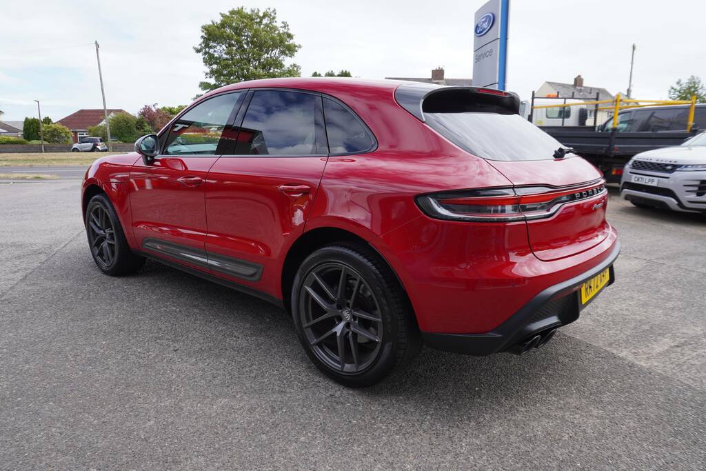 Porsche Macan Pdk Estate Black #26
