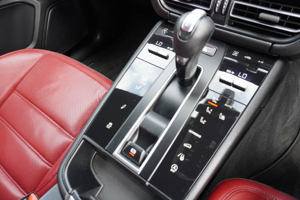 Porsche Macan Pdk Estate Black #34