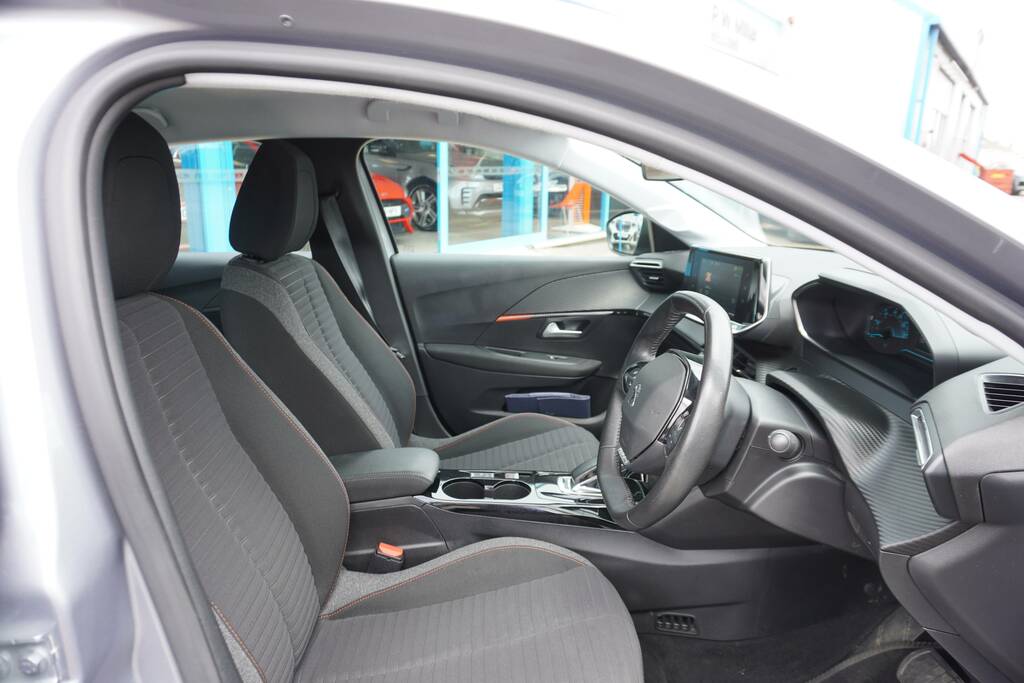 Peugeot e-208 50Kwh Active Grey #5
