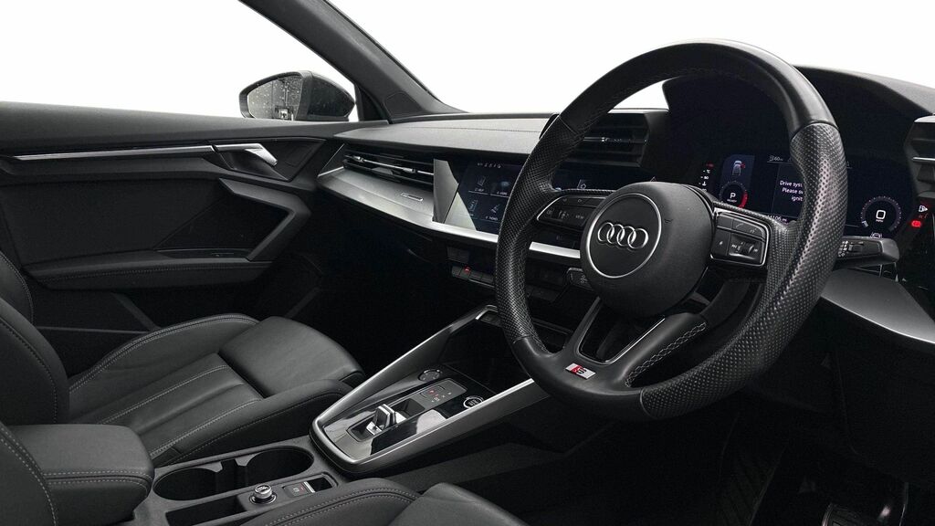 Audi A3 Tfsi 30 S Line AV24XKS Black #4