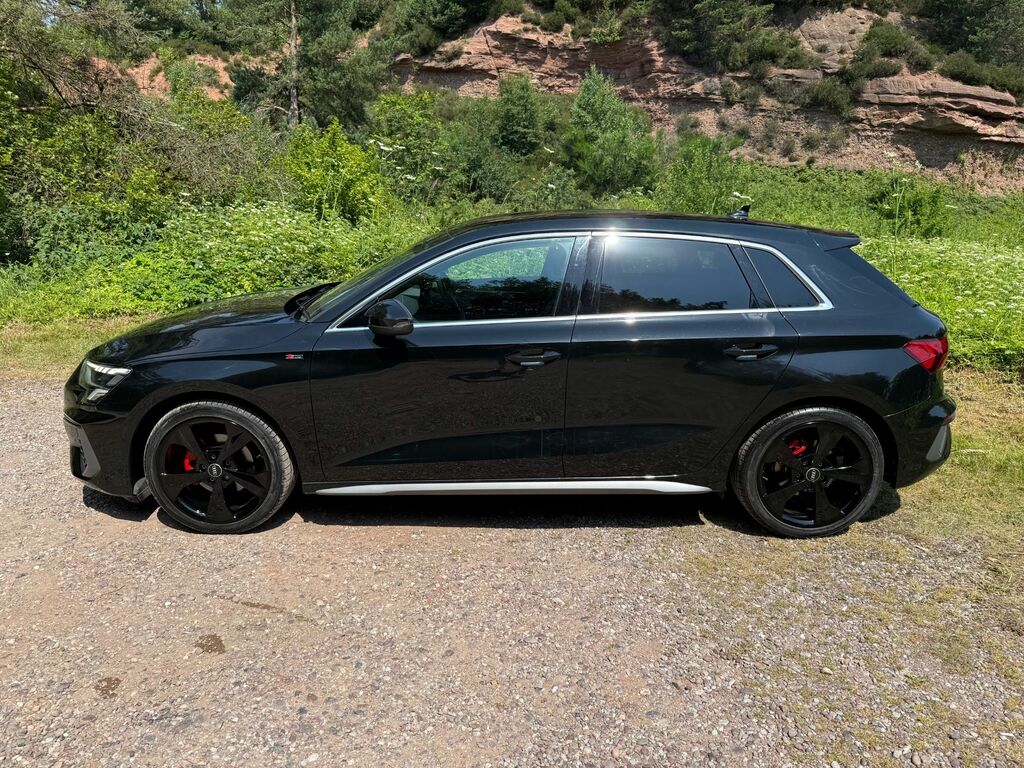 Audi A3 Tfsi 35 S Line LP73WLF Black #4