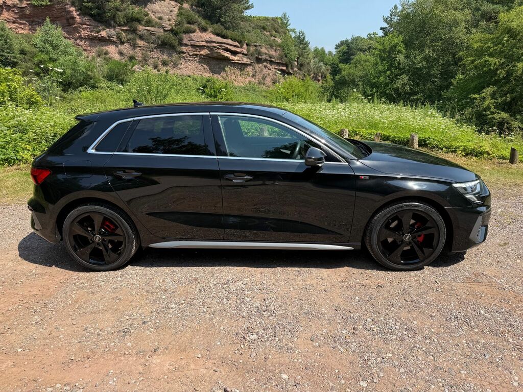 Audi A3 Tfsi 35 S Line LP73WLF Black #2