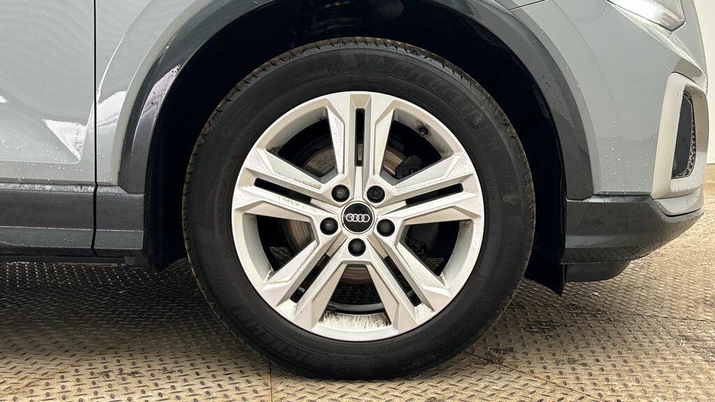 Audi Q2 Tfsi 30 Sport Suv Grey #6