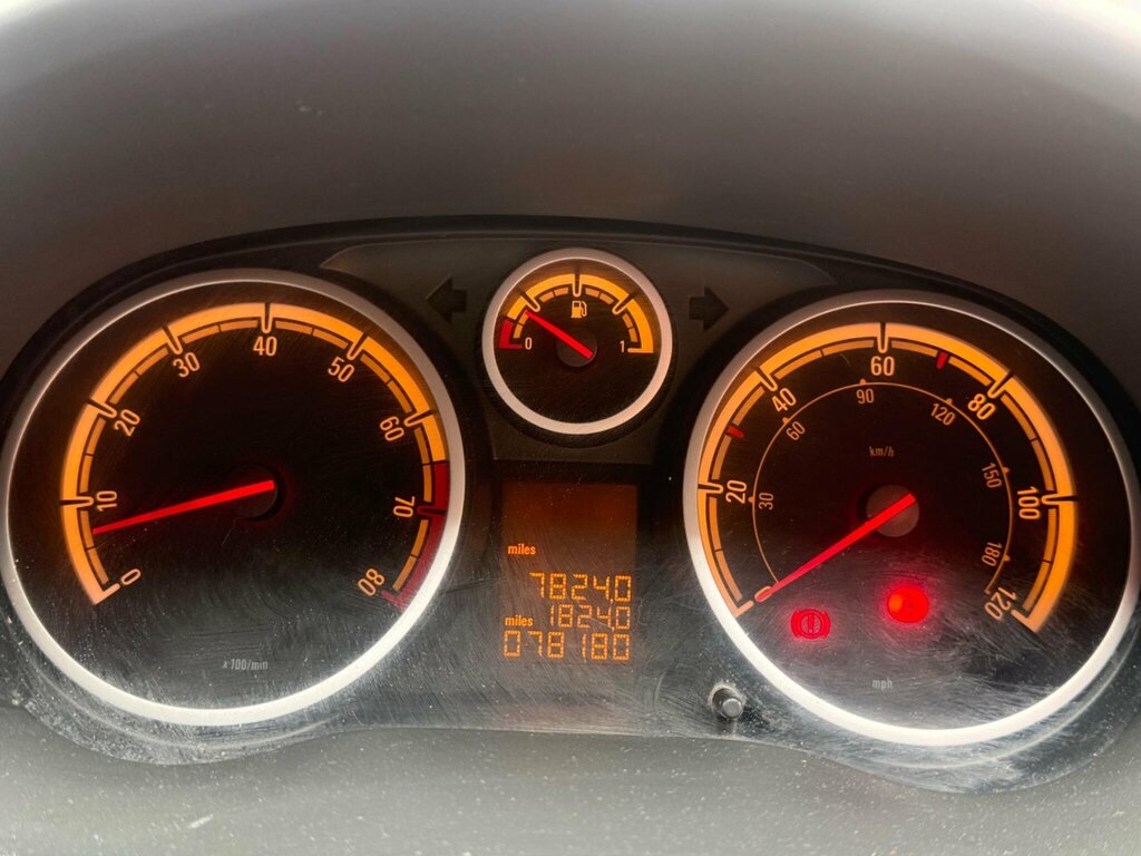 Vauxhall Corsa 1.2 16V Excite Hatchback Euro 5 Silver #15