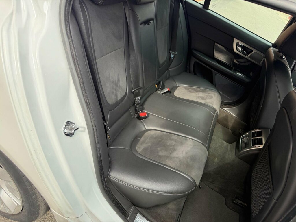 Jaguar XF 2.2D Luxury #30