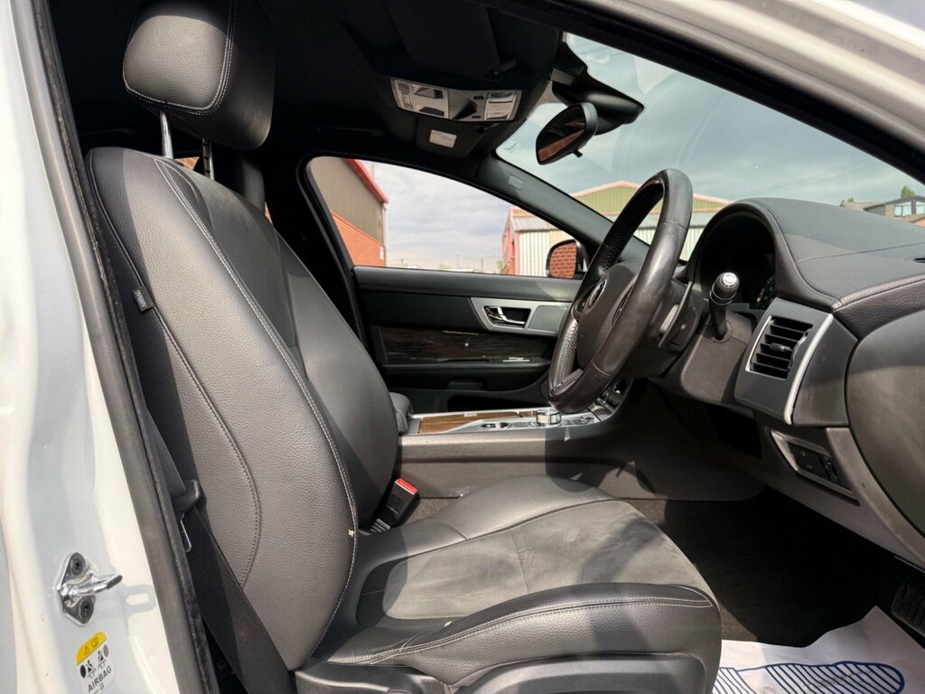 Jaguar XF 2.2D Luxury #21