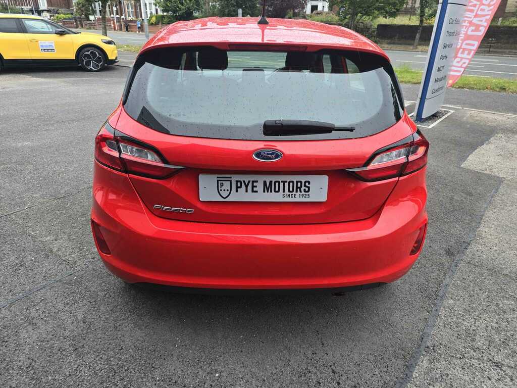 Ford Fiesta 1.1 Trend Red #6