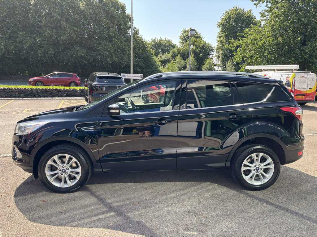 Ford Kuga 1.5 Tdci Titanium 2Wd Black #4
