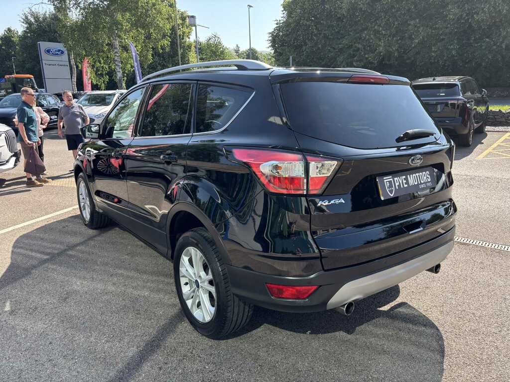 Ford Kuga 1.5 Tdci Titanium 2Wd Black #5