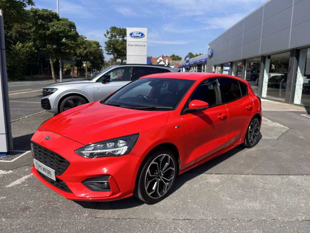 Ford Focus St-line X Red