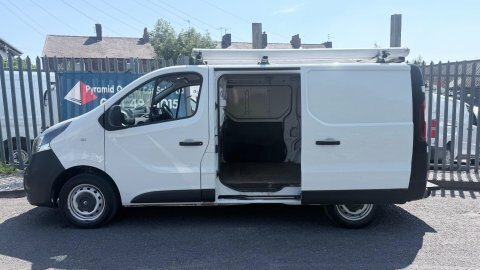 Vauxhall Vivaro 1.6 Cdti 2900 FH18TFA White #2