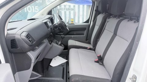 Toyota PROACE 1.6L Null 6Dr Red #18